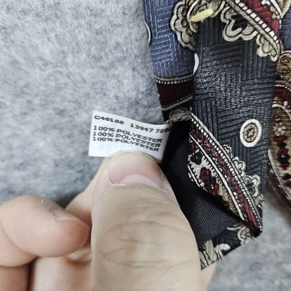 Wembley Necktie Black & Gray Paisley 100% Polyester Made In USA 4x56 Red Accents - Picture 4 of 8